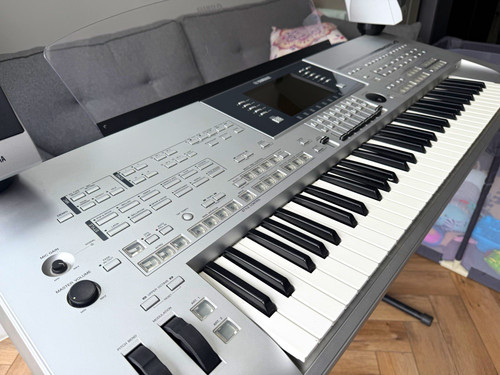 Yamaha tyros4 key arranger - yamaha, 61-key