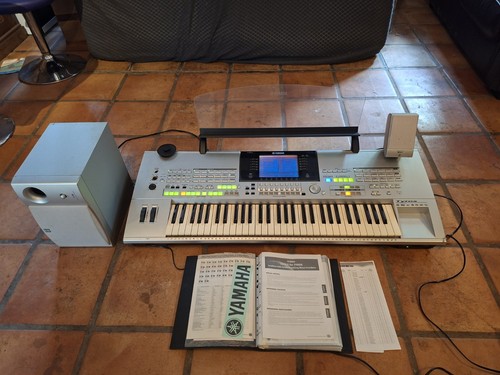 Yamaha tyros keyboard synth - yamaha, keyboard,