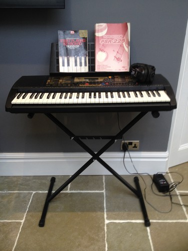 Yamaha psr225 electronic - psr225,